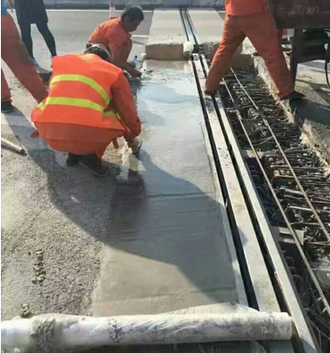 高强无收缩灌浆料不同温度下的施工养护方法
